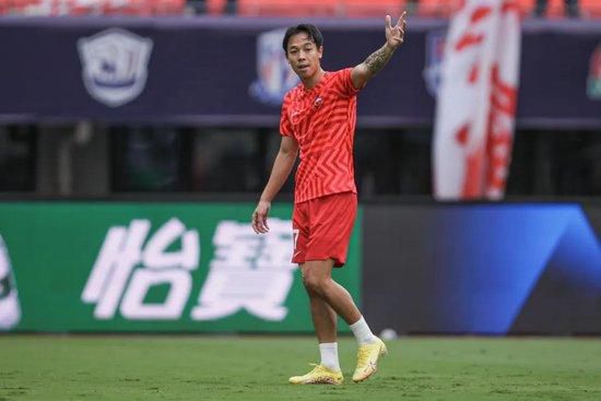 这个价签五年，我觉得客观上反映出，中国足协对中超未来五年的情况保持了相对低但也很客观的预期，现在的中超，拿到手的才是真金白银。